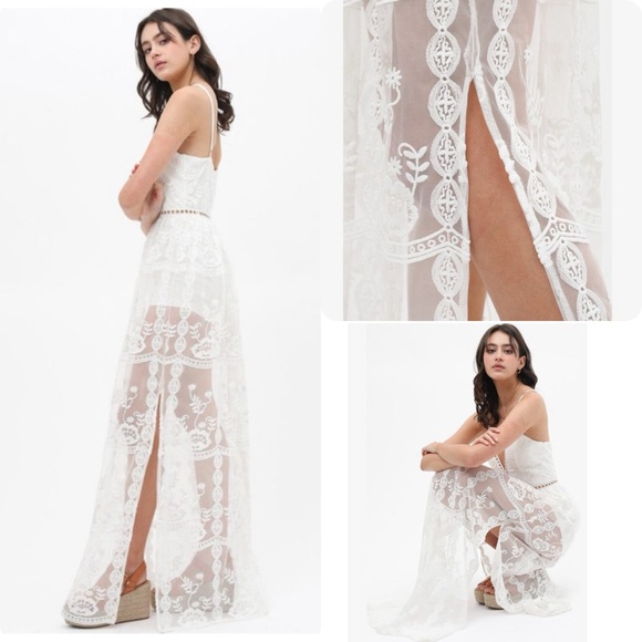 NWOT LACED CROCHET DRESS SIZE SMALL - Picture 3 of 17